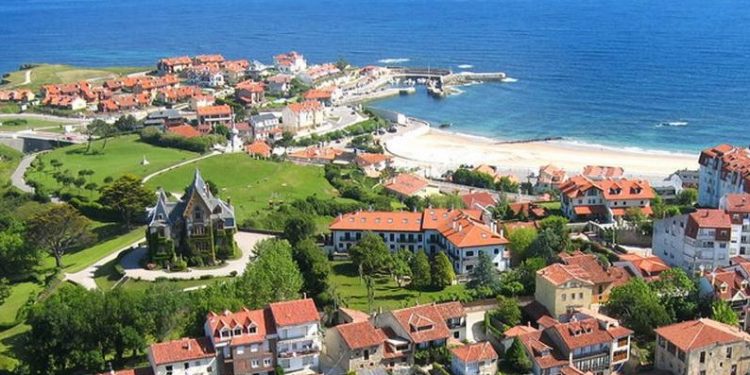 COMILLAS - "JUEVES A LA PLAYA"