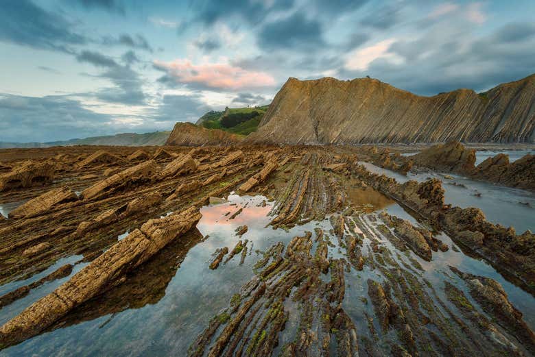 ZUMAIA Y ACANTILADOS DE FLYSCH. 23/08/2026