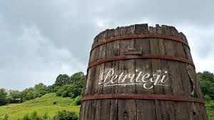SIDRERIA EN ASTIGARRGA. SAN JUAN DE LUZ, ACANTILADOS DE FLYSCH 